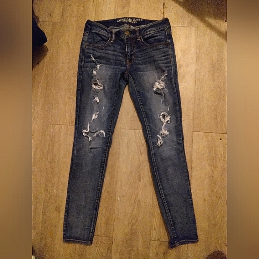 American Eagle Distressed Super Stretch